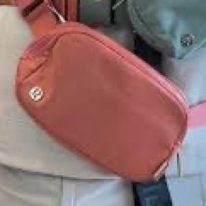 🍋 Lululemon Everywhere Belt Bag *Extended Strap Brier Rose Pink 🌹